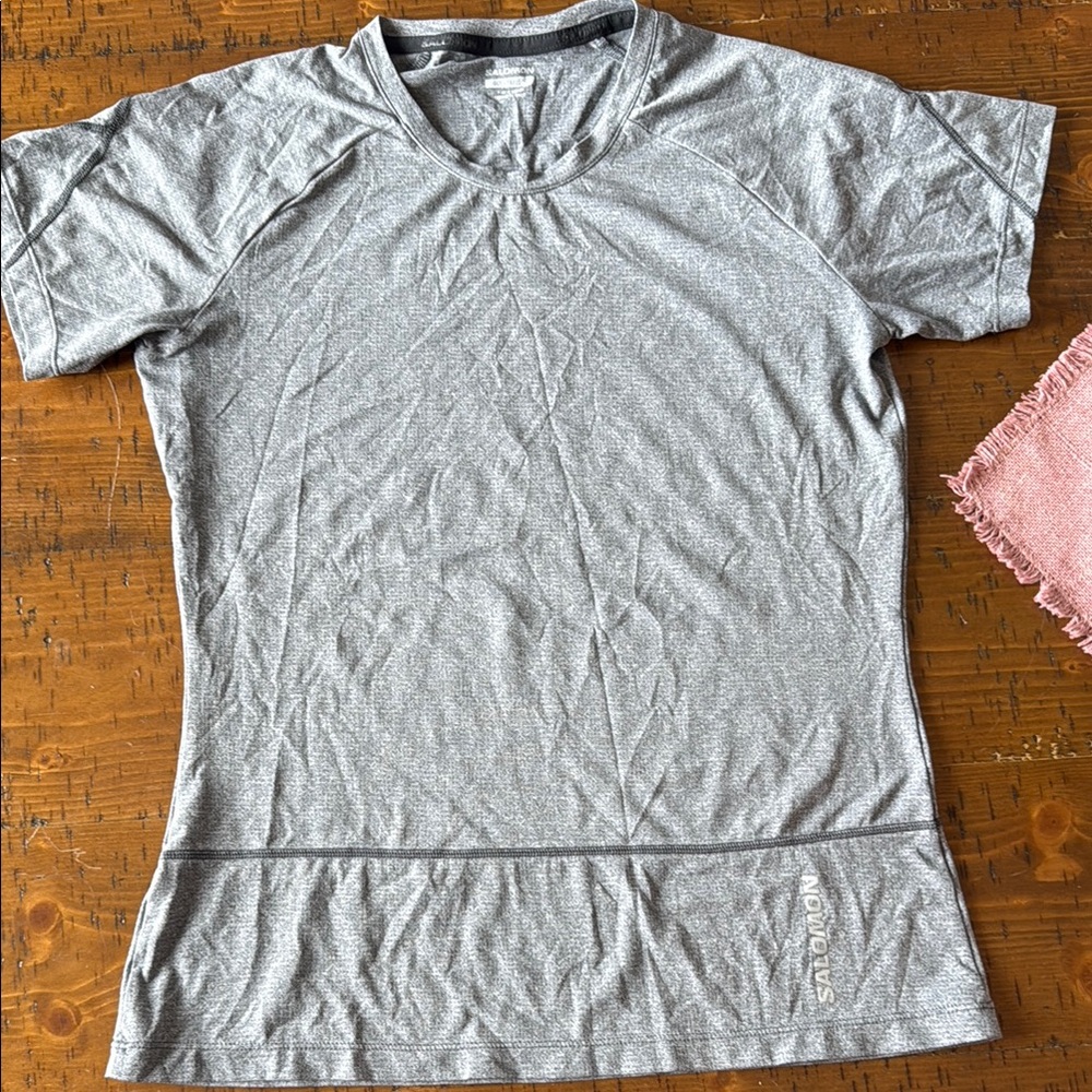 Women’s Salomon Cross Run Light Gray Fitted Short Sleeve Running Tee